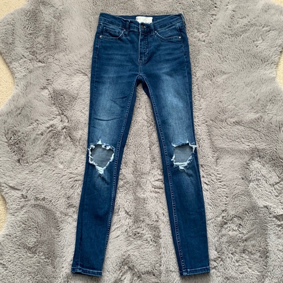 FREE PEOPLE| MEDIUM WASH SKINNY JEANS - Picture 1 of 3
